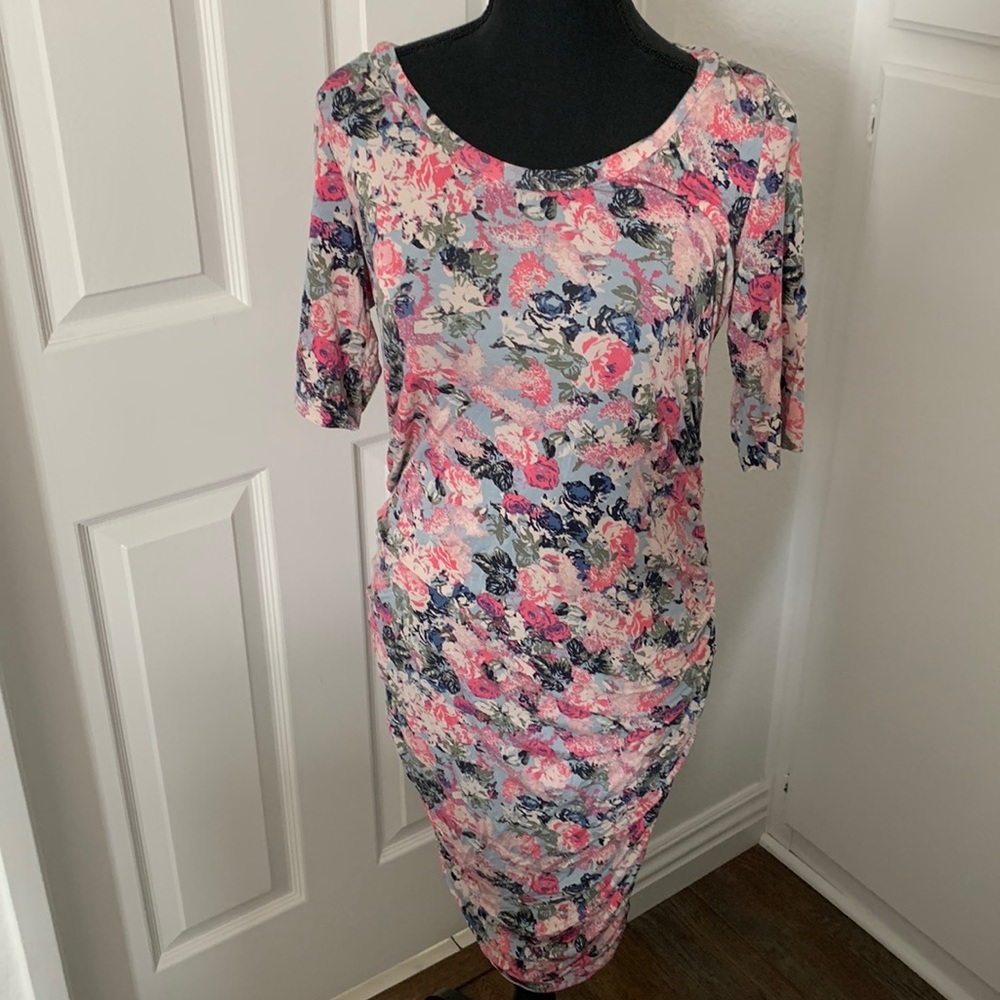 Worn once motherhood maternity dress, medium, beautiful colors & very flattering